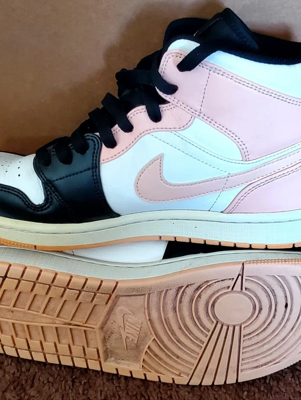 Jordan 1 High — Black, White & Pink